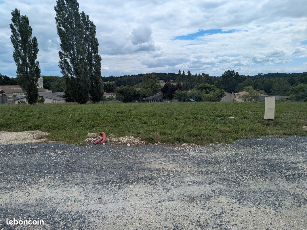 Terrain a vendre · à Boisredon · 20 638 €