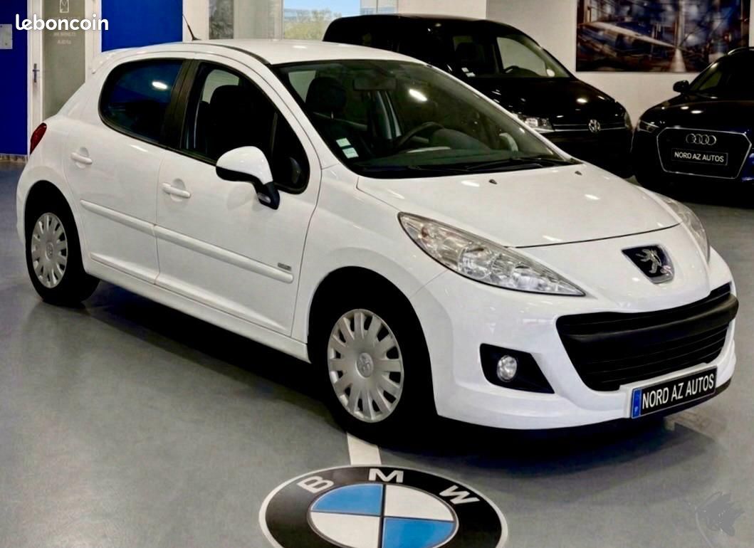 PEUGEOT 207 1.6 HDi 92cv 1ere main propre 99g serie limité (image 1)