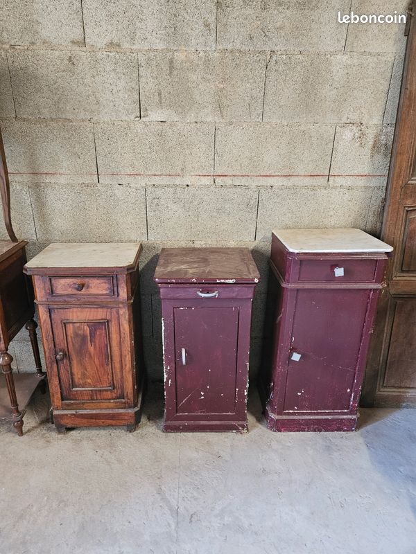 Lot d'anciennes tables de nuit et tables d'appoint (image 4)