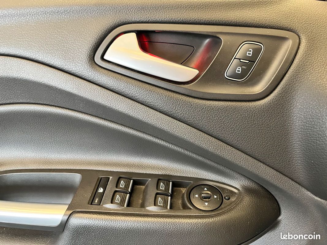 Ford KUGA Business Nav (image 35)