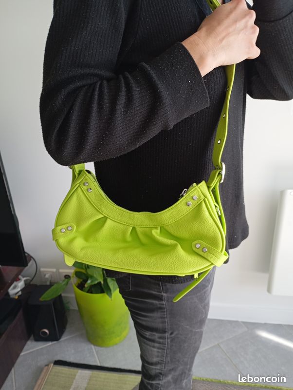 Vends sac banane moyen (image 1)