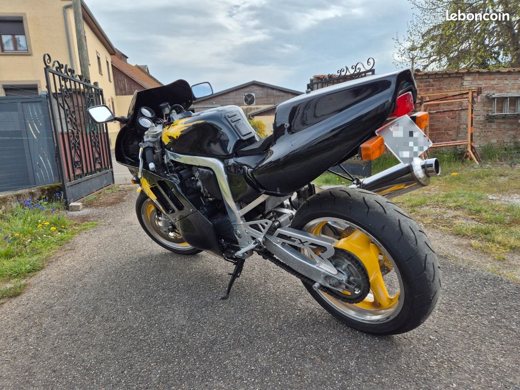 Suzuki GSX-R 750 – 1991 – 44 100 km – Carte grise collection (image 2)