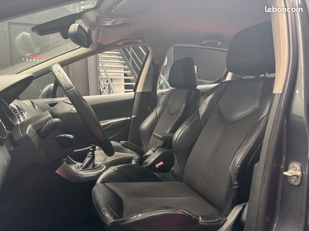 PEUGEOT 308 1.6 THP 200ch GTi (image 8)