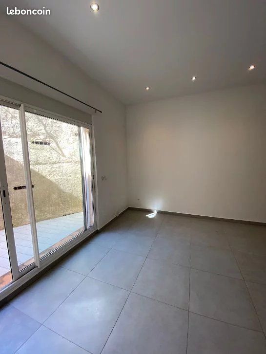Appartement 1 pièce 24 m² · à Vence · 24 m² · 560 €