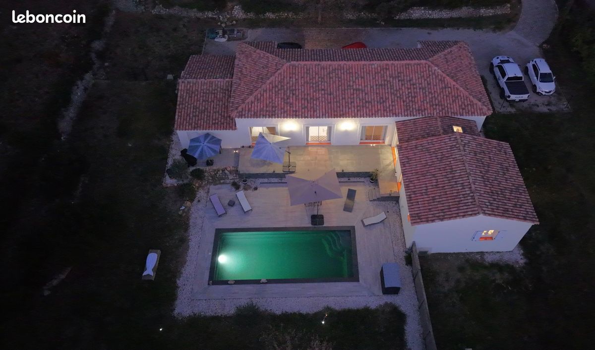 Propriété 6 pièces 193 m² (image 2)