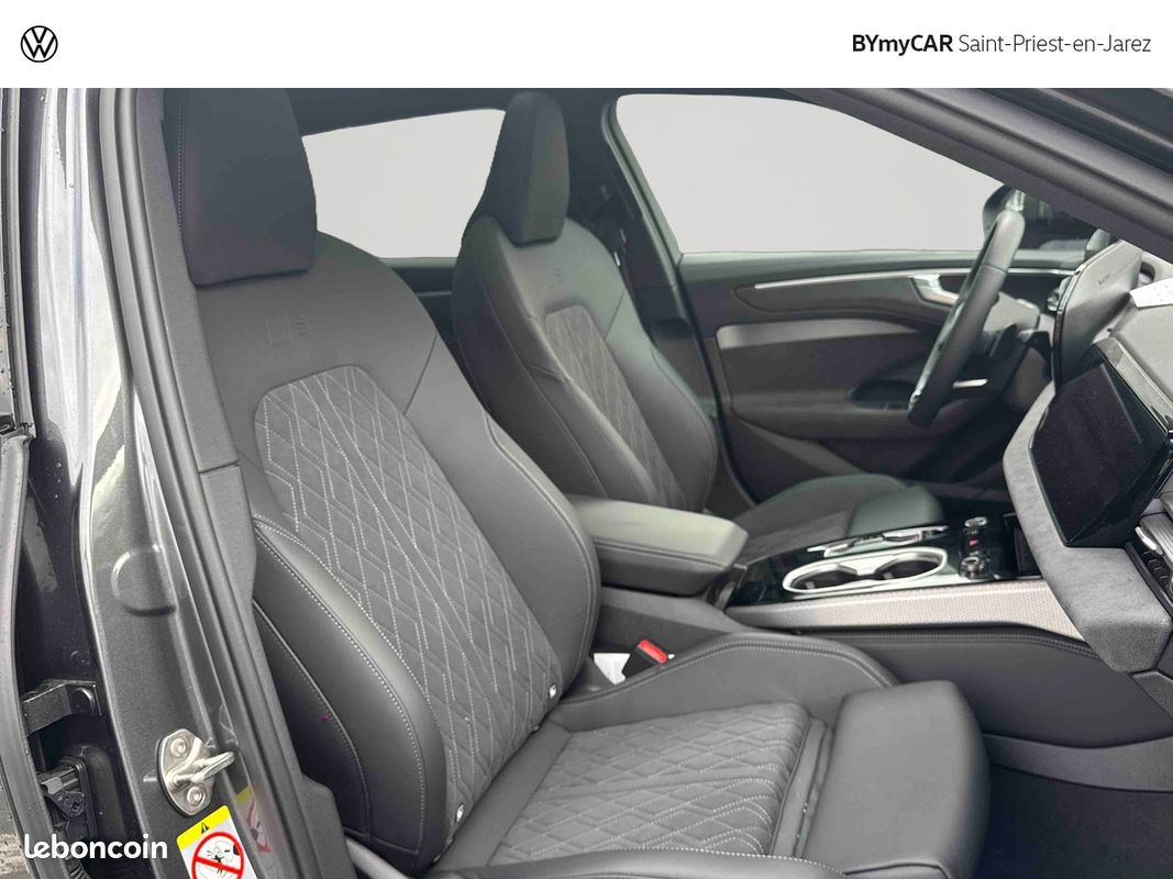 AUDI A6 Avant TDI 204 ch S tronic 7 S line (image 15)