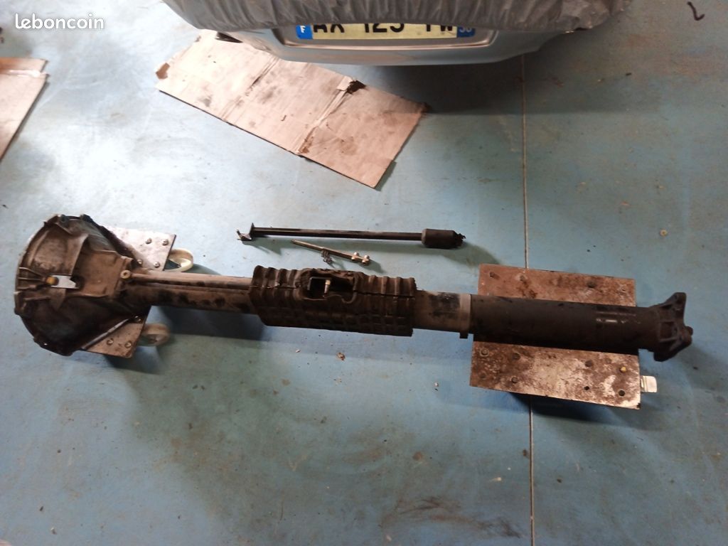 Porsche 928 arbre de transmission boite de vitesse manuelle ou automatique  transaxle cloche embrayage cardan TBE arbre pour boite automatique ou piece  de transmission pont - Équipement auto