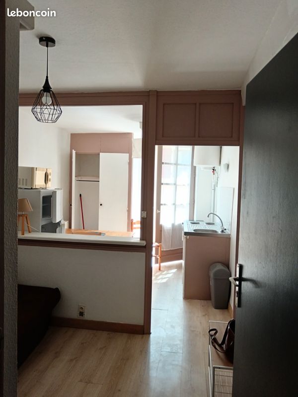 Appartement 1 pièce 18 m² · à Millau · 18 m² · 270 €