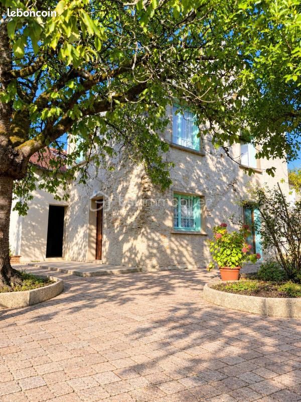 Maison 9 pièces 145 m² · à Mouroux · 145 m² · 231 000 €