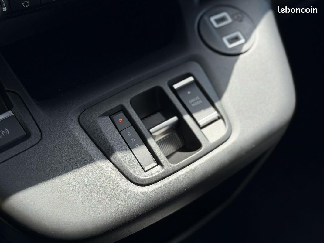 CITROEN BERLINGO ë-136 54kWh PLUS Automatique 5 Places (image 15)