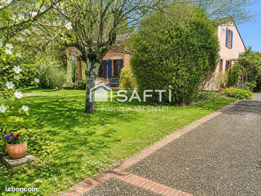 Maison 8 pièces 255 m² · à Rouffiac-Tolosan · 255 m² · 495 000 €