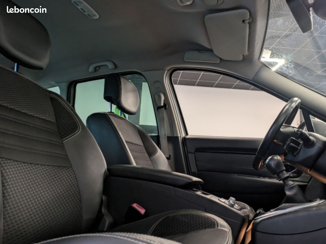 RENAULT SCENIC III TCe 130cv Energy Bose Edition / GPS / Caméra de recul / Bluetooth (image 7)