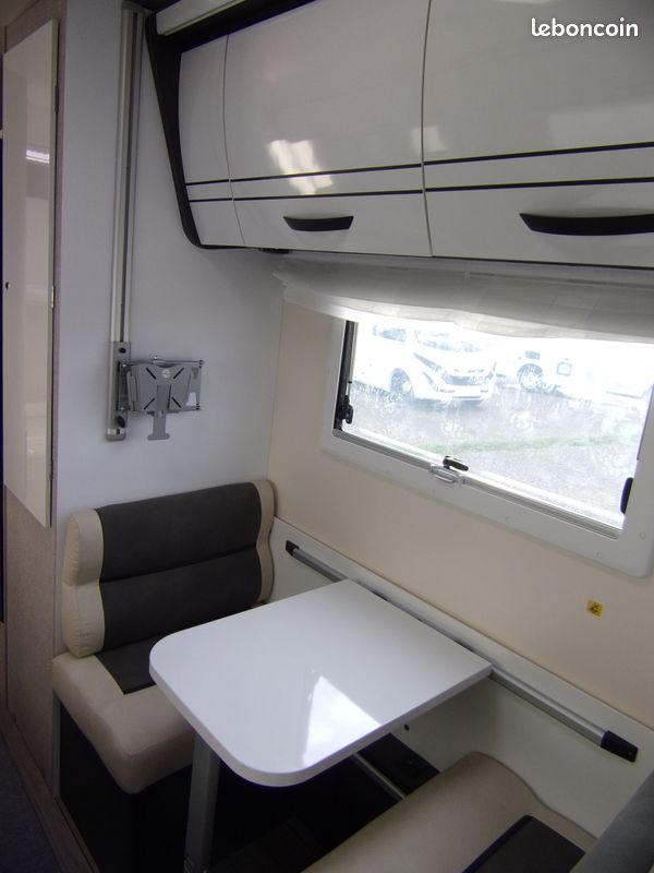 Camping-Car Famililal MC LOUIS GLAMYS 322 Boite Auto " 7 Couchages et 7 Carte Grise (image 5)