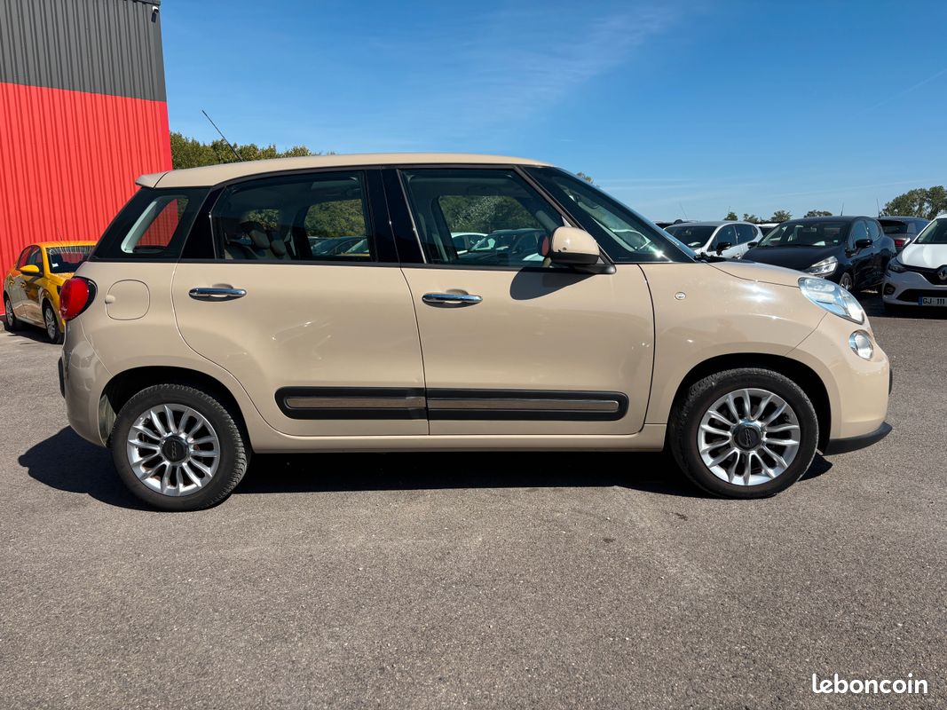 FIAT 500L 1.6 Multijet 16v 105ch S&S Lounge / Toit panoramique / Climatisation / Bluetooth / 2015 / 177 435kms (image 4)