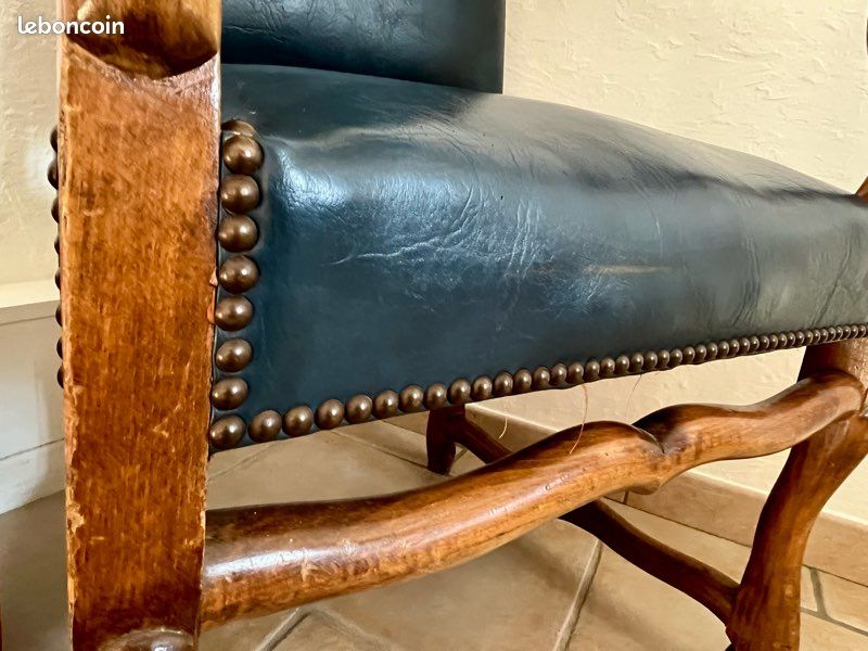 Paire de fauteuils style Louis XIII (image 7)