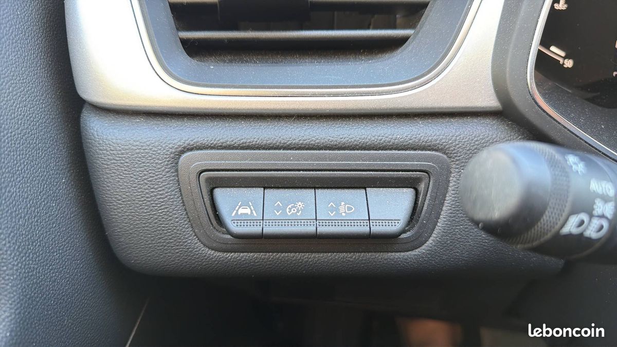 Renault captur tce 140 21 intens (image 22)