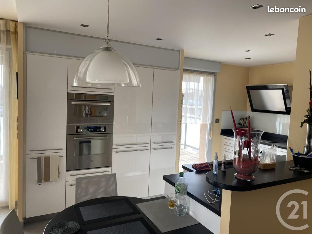 Appartement 3 pièces 92 m² · à Décines-Charpieu · 92 m² · 345 000 €