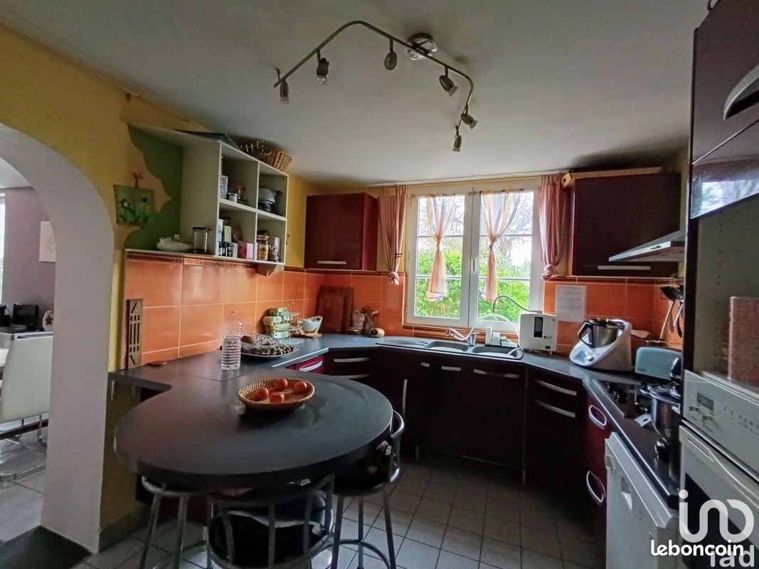 Maison 5 pièces 184 m² - Thouars 79100 (image principale 3)