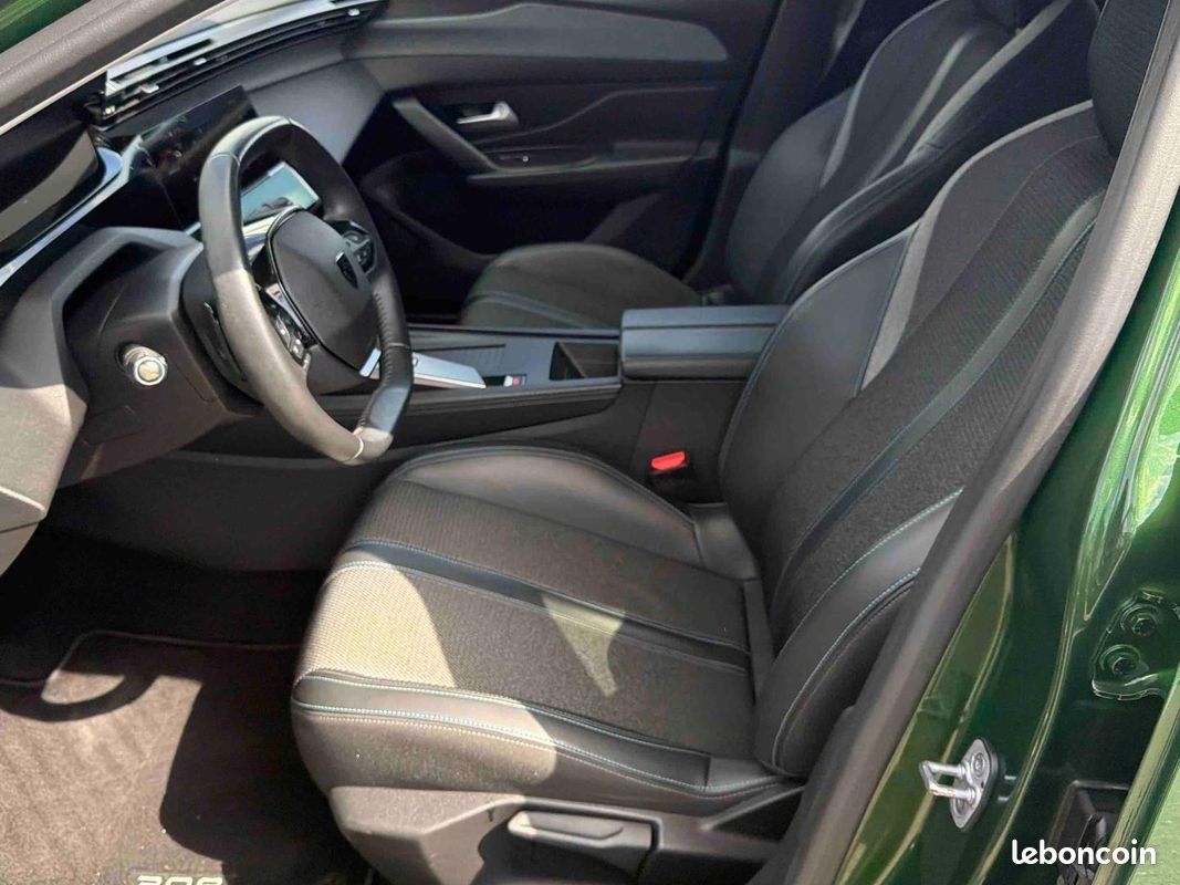 Peugeot 308 1.2 PureTech 130 Allure Pack EAT8 / NAVIGATION + CAMERA (image 11)
