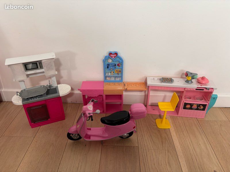Lot Barbie et accessoires (image 2)