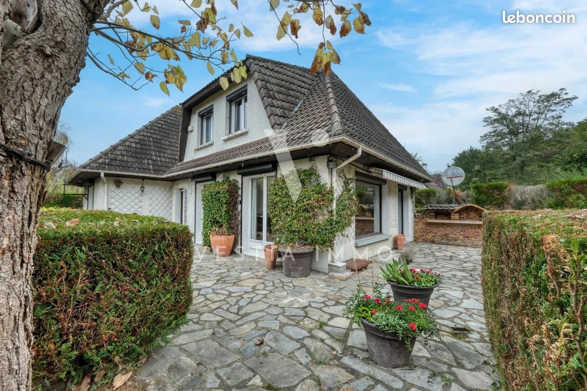 Maison 137 m² · à Saint-Arnoult-en-Yvelines · 137 m² · 393 000 €