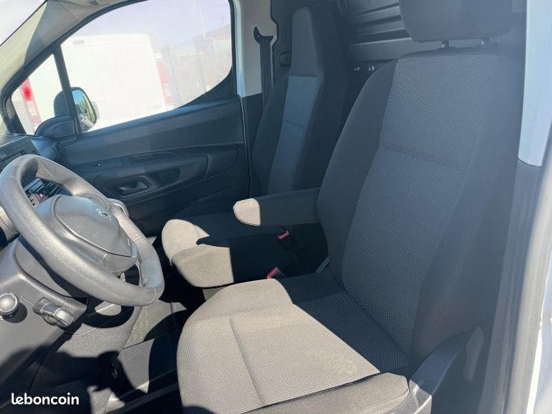 Peugeot PARTNER STANDARD 1000KG BLUEHDI 75CH GRIP 4CV (image 11)