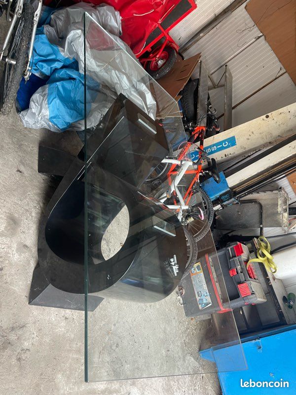 Table à manger en verre (image 1)