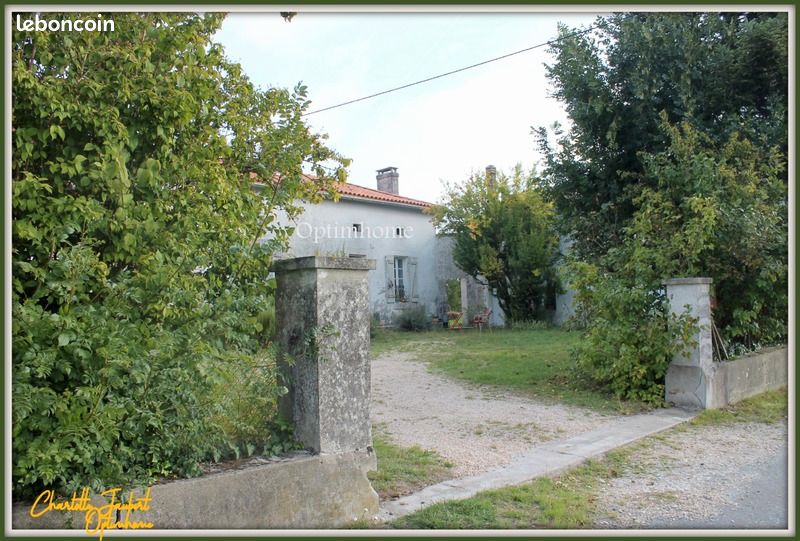 Ferme 9 pièces 186 m² - Chalais 16210 (image principale 1)