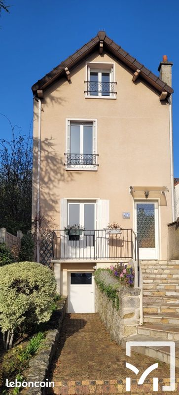 Maison 6 pièces 98 m² · à Le Mesnil-le-Roi · 98 m² · 498 000 €