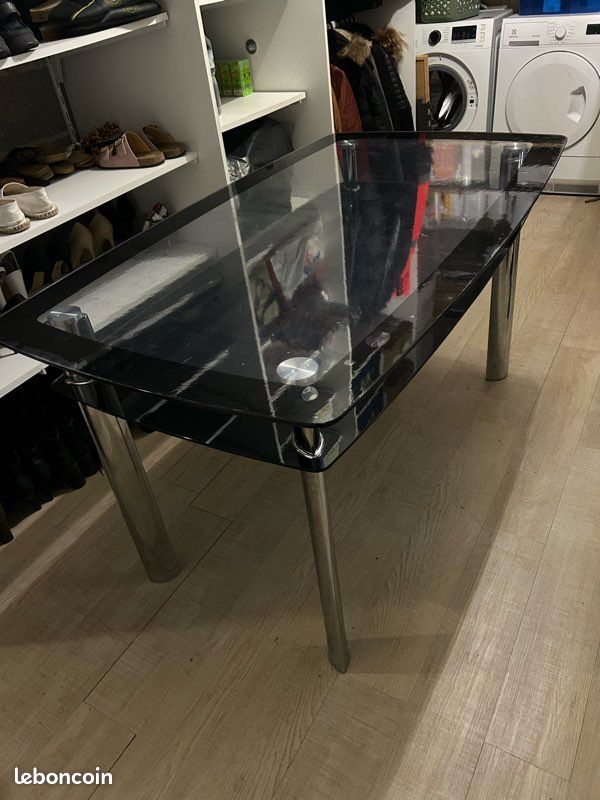 Table (image 1)