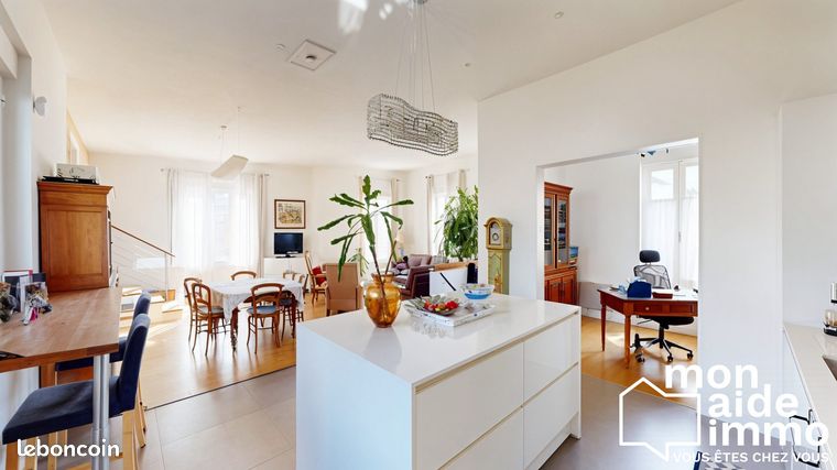 Maison de ville 7 pièces 180 m² — 8