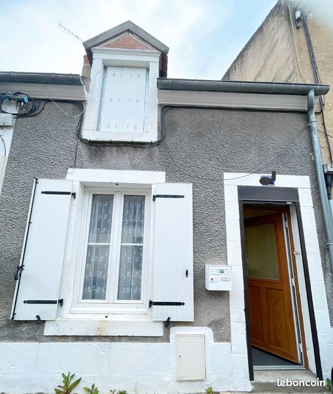 Maison 3 pièces 56 m² · à Saint-Amand-Montrond · 56 m² · 57 000 €