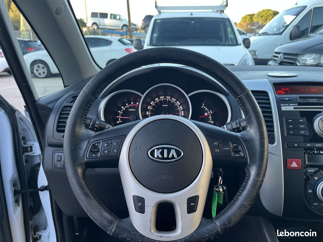 Kia VENGA 1.6 CRDI115 FAP URBAN CHIC (image 10)