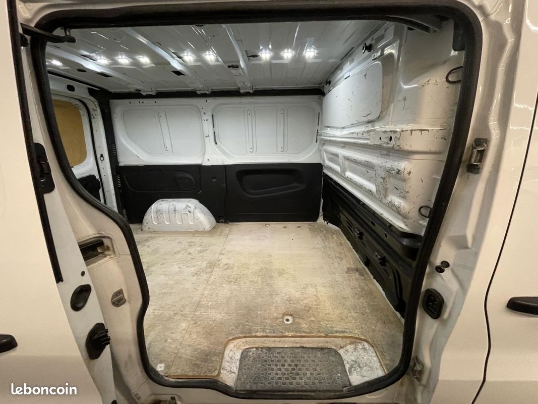 Renault master renault trafic vu fourgon 1.6 dci 120 1t2 l1h1 energy grand-confort (image 11)