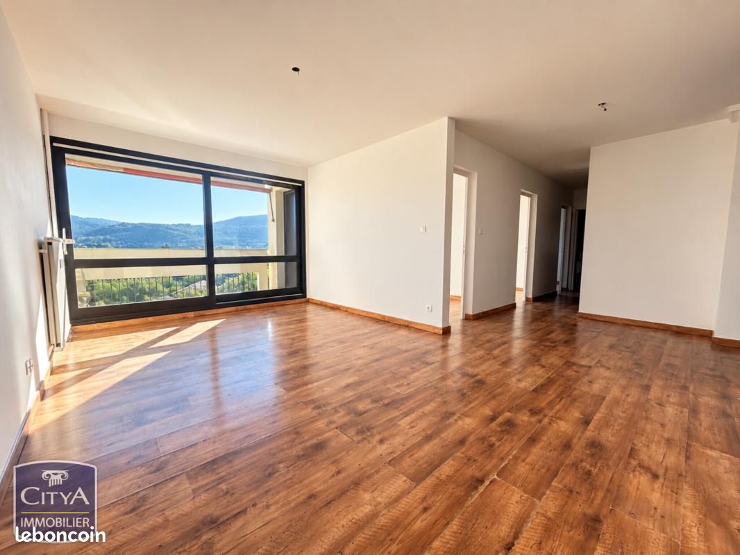 Appartement 4 pièces 77 m² · à Échirolles · 77 m² · 210 000 €