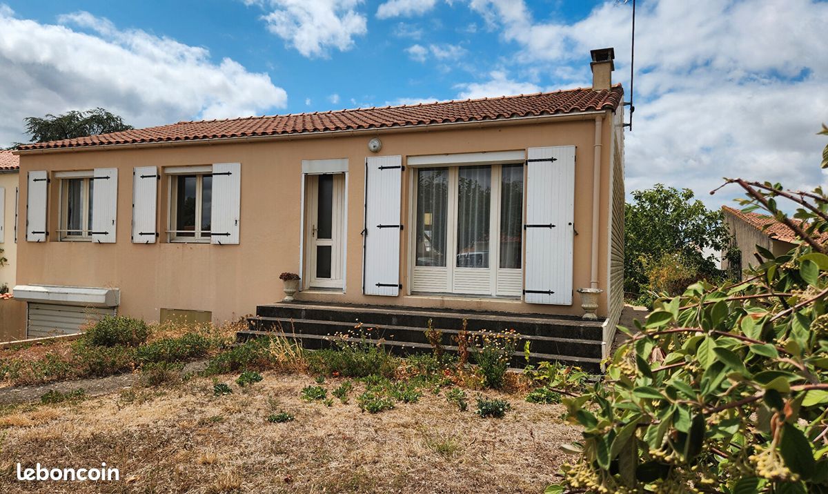 Maison 5 pièces 94 m² · à Fontenay-le-Comte · 94 m² · 153 000 €
