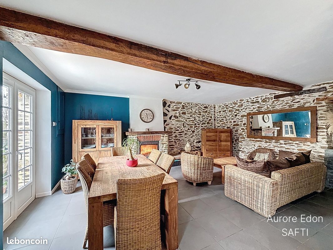 Maison 6 pièces 160 m² · à Segré-en-Anjou Bleu · 160 m² · 312 500 €