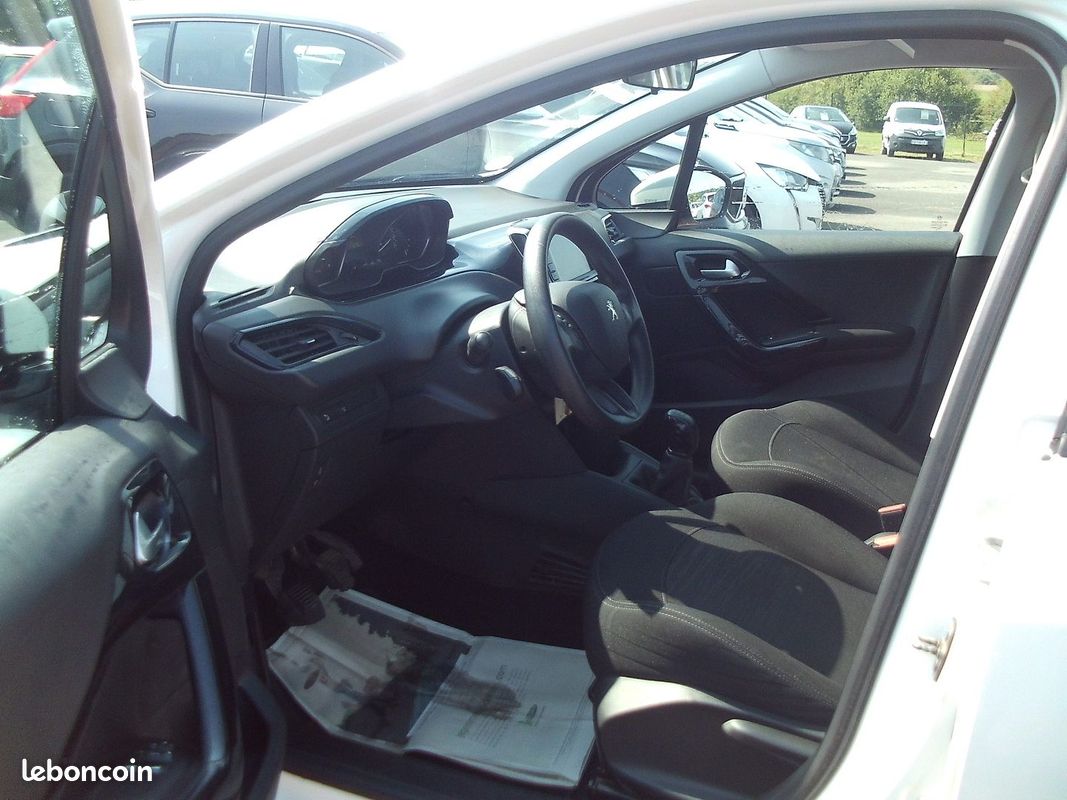 Peugeot 208 AFFAIRE 1.5 BLUEHDI 100CH PREMIUM PACK 5 PORTES (image 5)