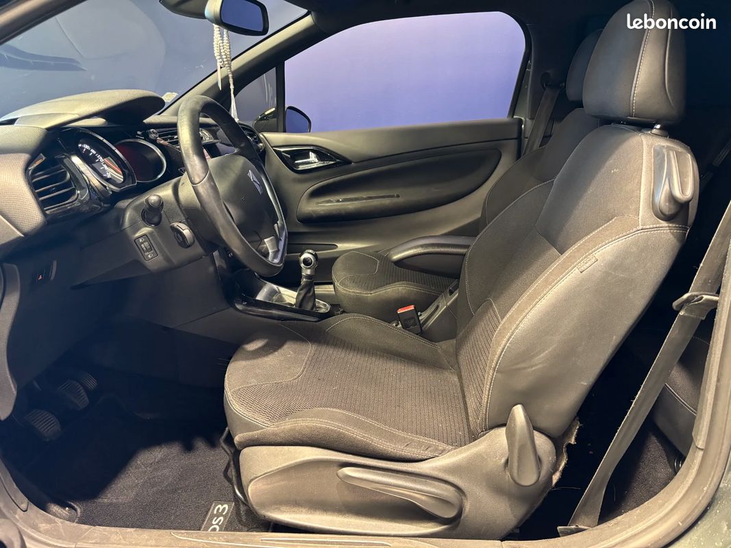 CITROEN DS3 So Chic 1.6 120ch - GARANTIE 12 MOIS - 2011 - Cuir - Jantes 18 - Radar de recul (image 12)