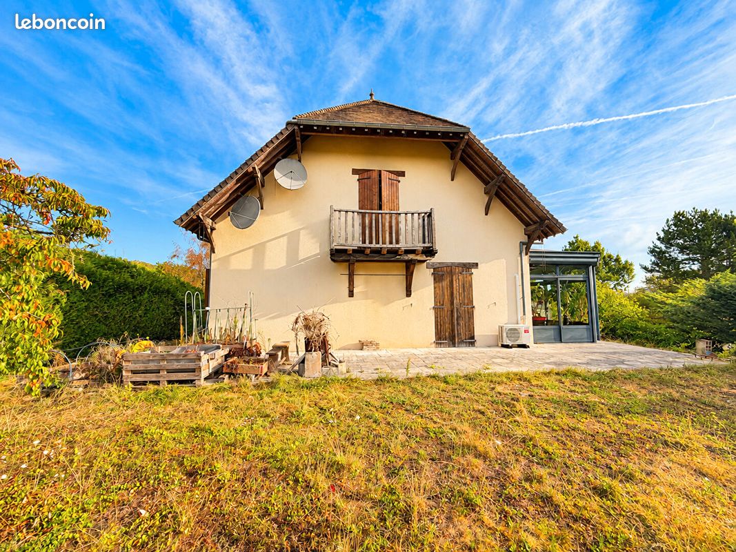 Maison 8 pièces 176 m² · à Fontaine · 176 m² · 210 000 €