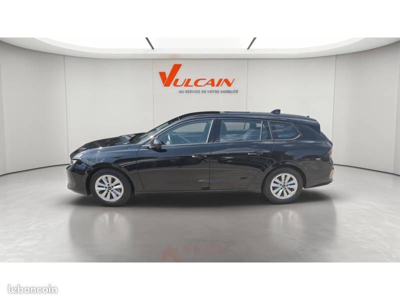 Opel Astra Sports Tourer 1.2 Turbo Hybride 136 ch e-DCT6 (image 2)