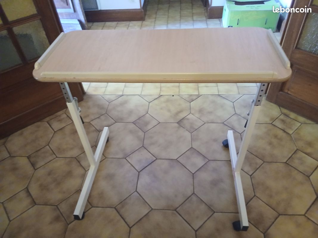 Table médicale (image 1)