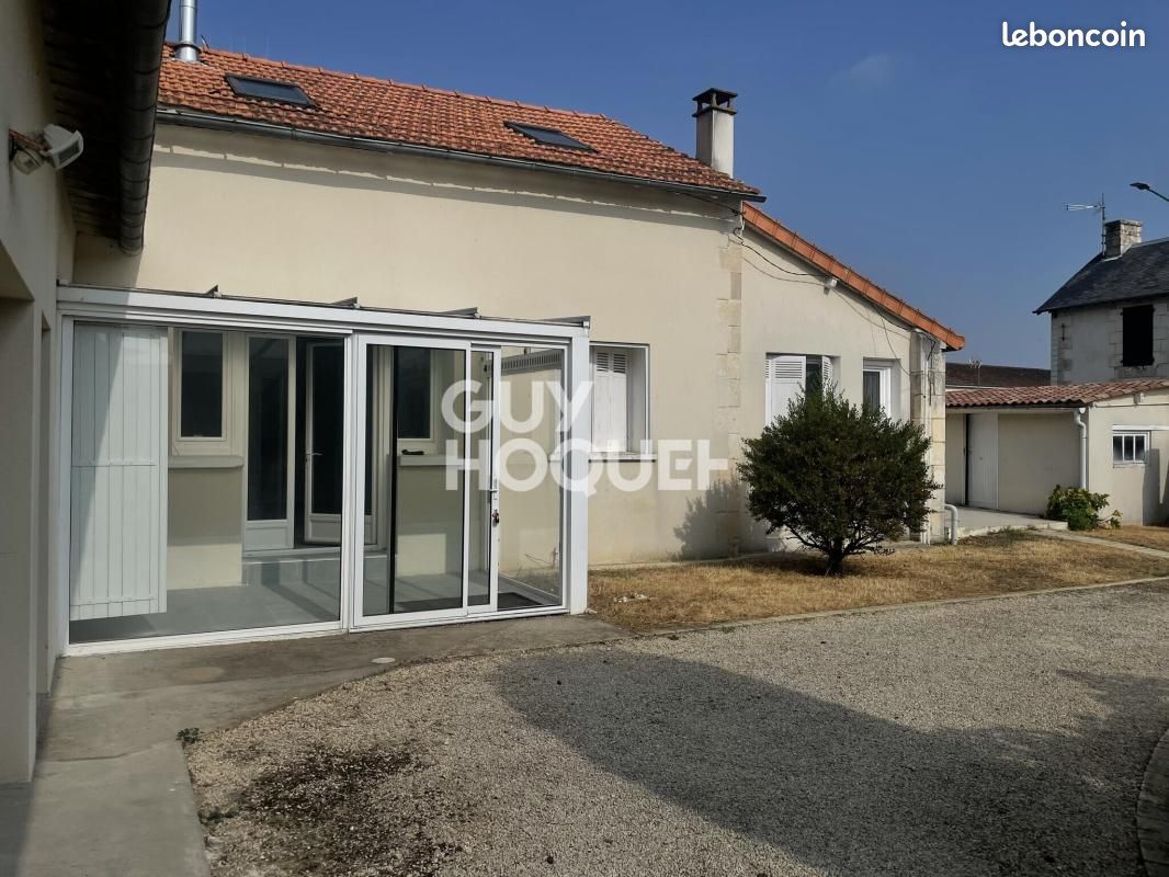 Maison 5 pièces 115 m² · à Saint-Georges-lès-Baillargeaux · 115 m² · 990 €