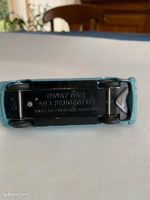 PEUGEOT 403 Break Bleue Ancienne DINKY TOYS France réf 24 F | UK PEUGEOT 403 Break Bleue Ancienne DINKY TOYS France réf 24 F | UK