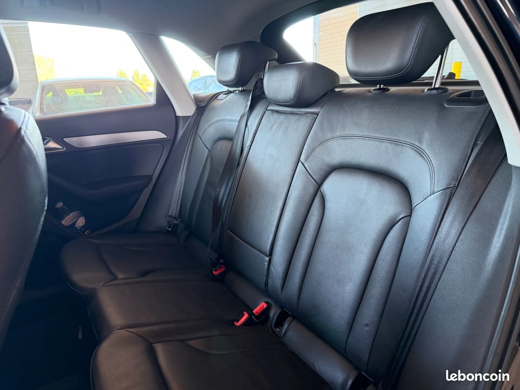 AUDI Q3 2.0 211ch Ambiente - Suivi Complet - Intérieur Cuir - Sièges Chauffants - Attelage (image 17)