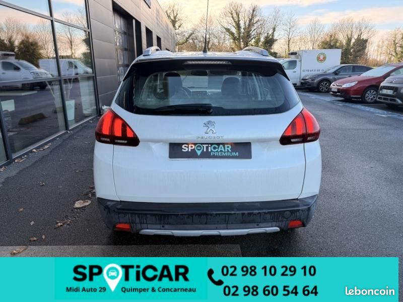 Peugeot 2008 1.2 PureTech 110 Allure (image 6)