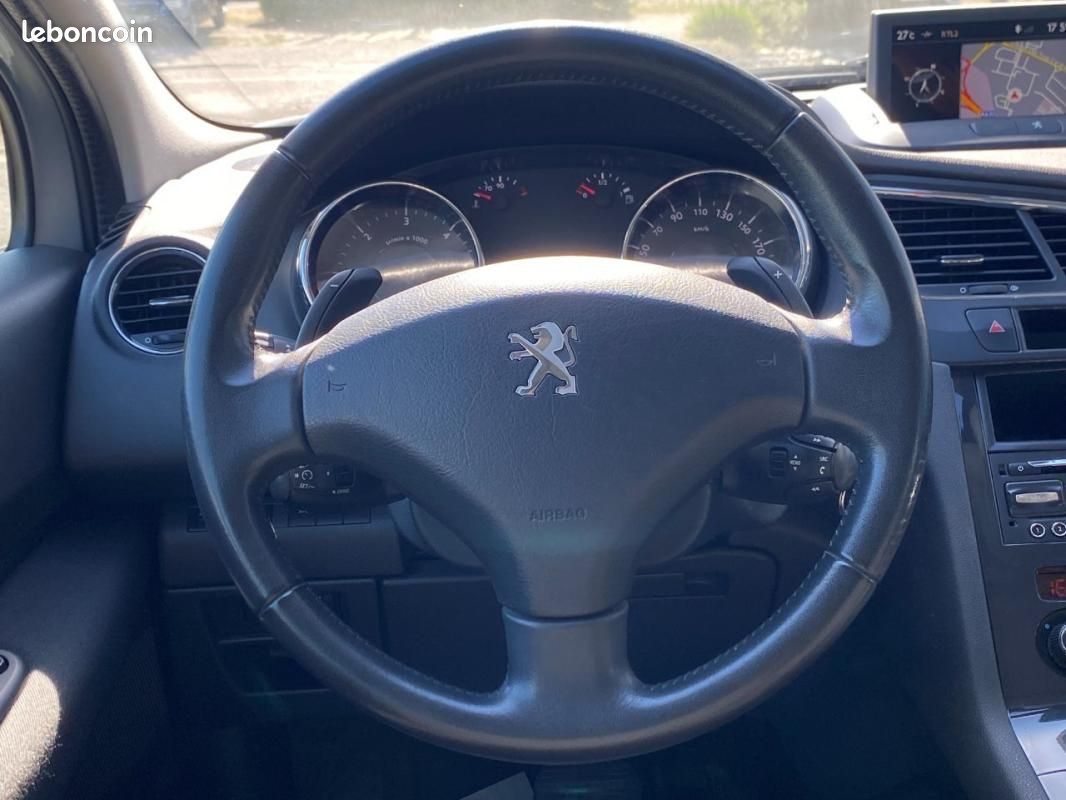 Peugeot 5008 BUSINESS 1.6 e-HDi 115ch FAP ETG6 BLUE LION Pack 5pl (image 17)