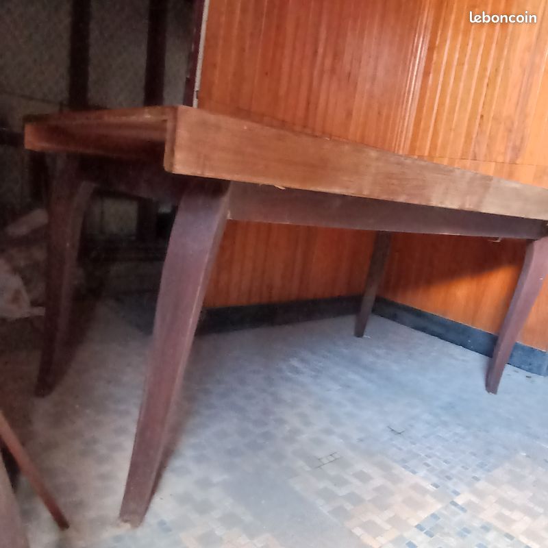 Très grande table en bois massif avec rallonges des années 70 (image 2)