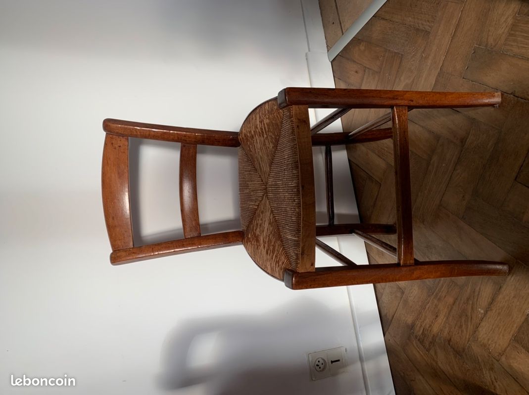 Chaise haute (image 1)