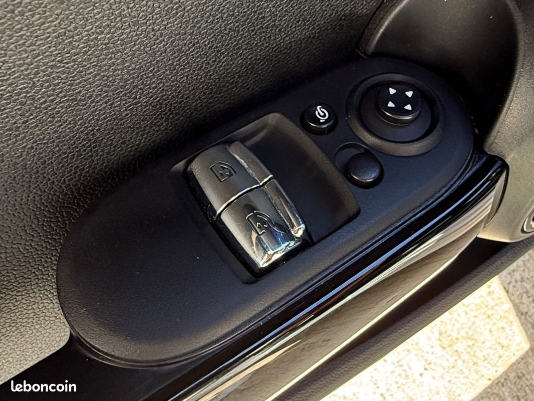 Mini mini iii (2) (f56) hatch 2.0 jcw 231 bva8 jcw + sièges av chauffants + carplay (image 23)